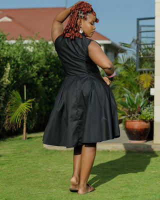 Kasunguni Cotton Knee Dress - Black