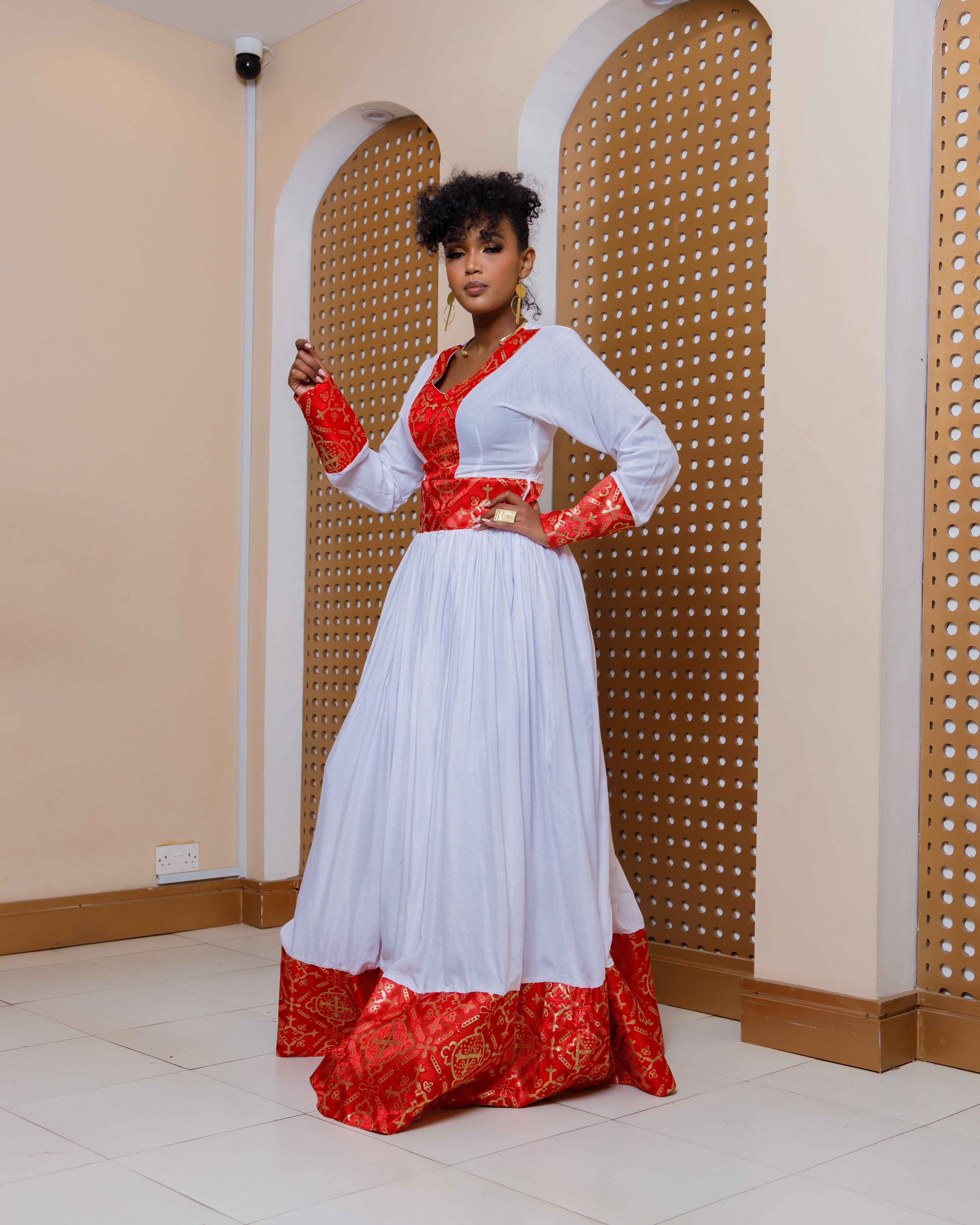 Ethiopian Traditional Maxi Dress M / White Ethiopian Traditional Maxi Dress M / White
