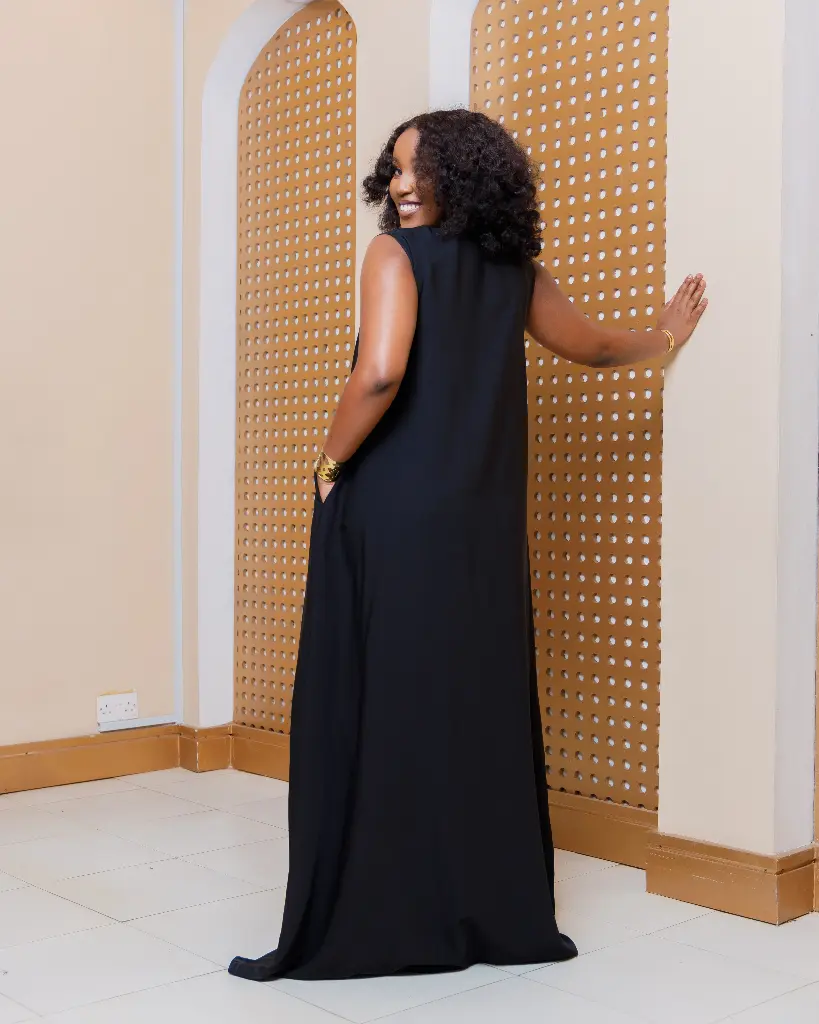 Chola Maxi Black 3.webp