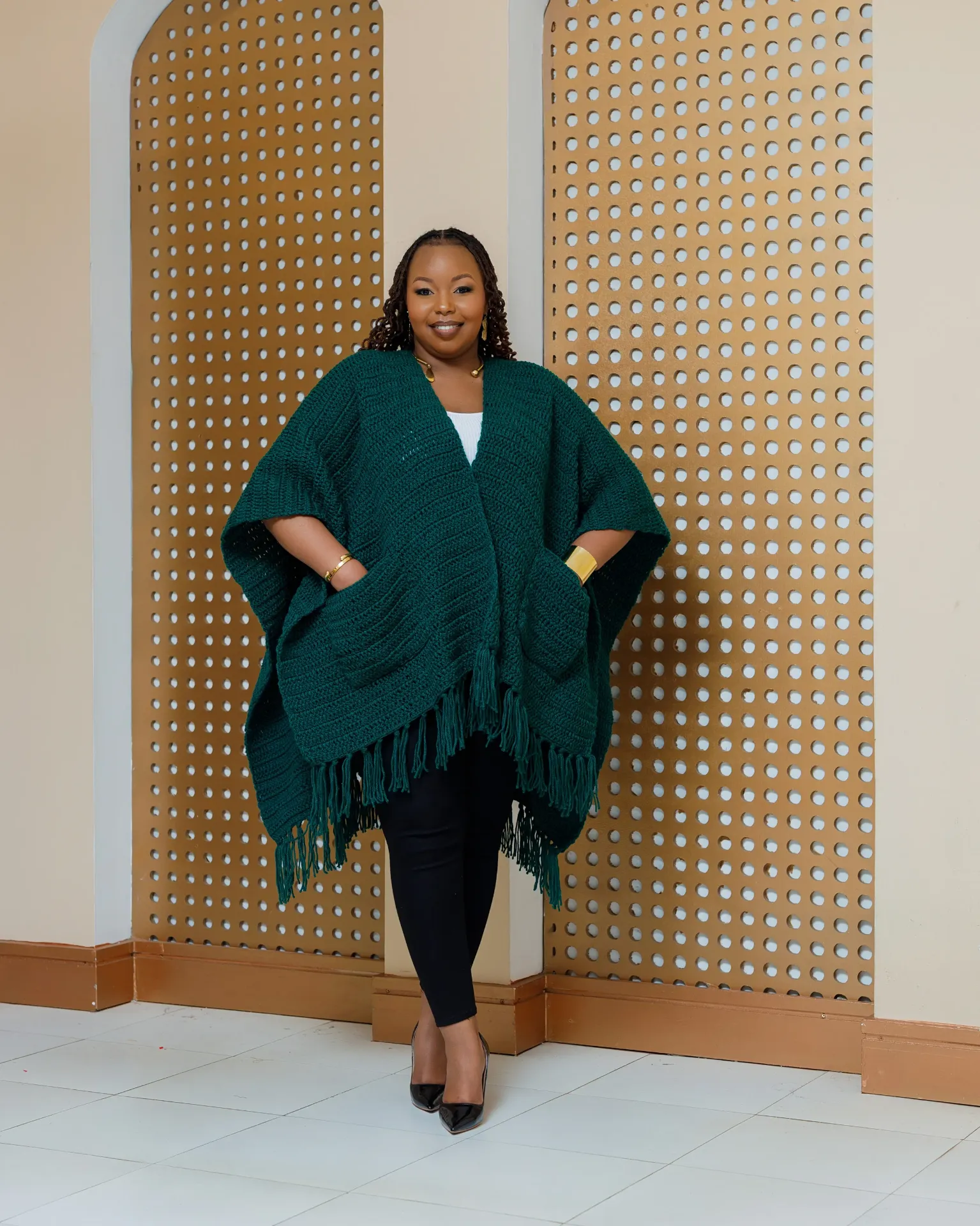 [EMERALD GREEN] Iltilal Hand Knitted Poncho - Emerald Green